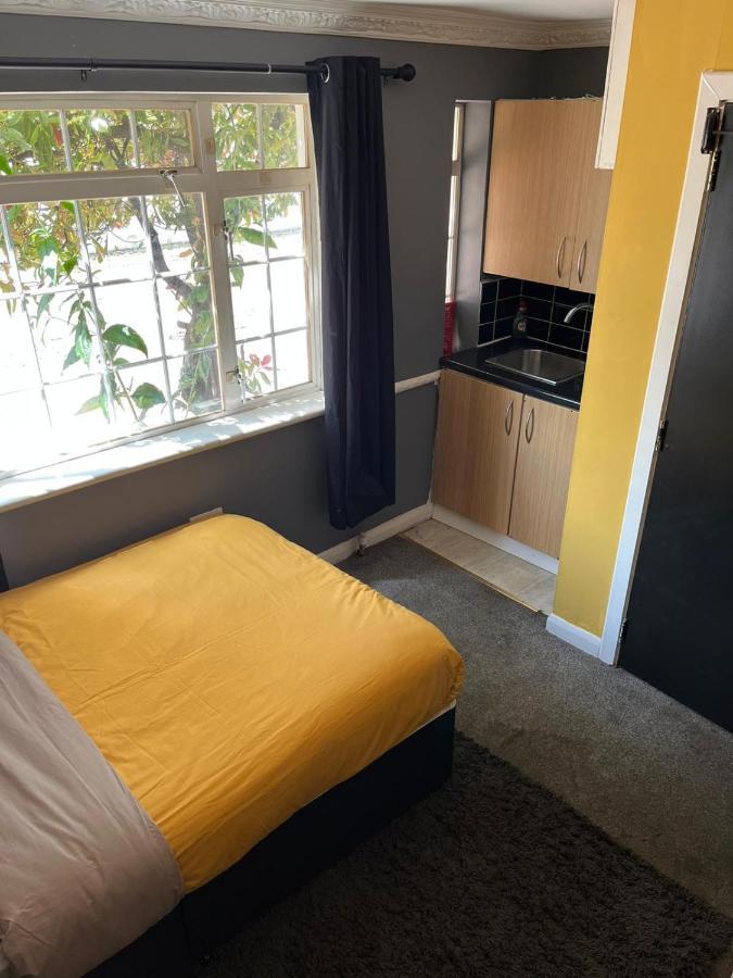 Hatfield Save-Money Rooms - 10Over10 For Price! Exterior foto