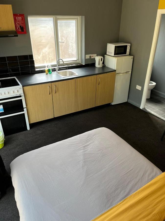 Hatfield Save-Money Rooms - 10Over10 For Price! Exterior foto