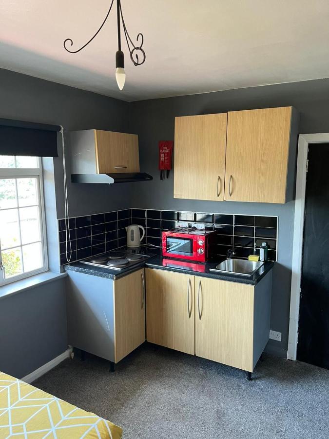 Hatfield Save-Money Rooms - 10Over10 For Price! Exterior foto