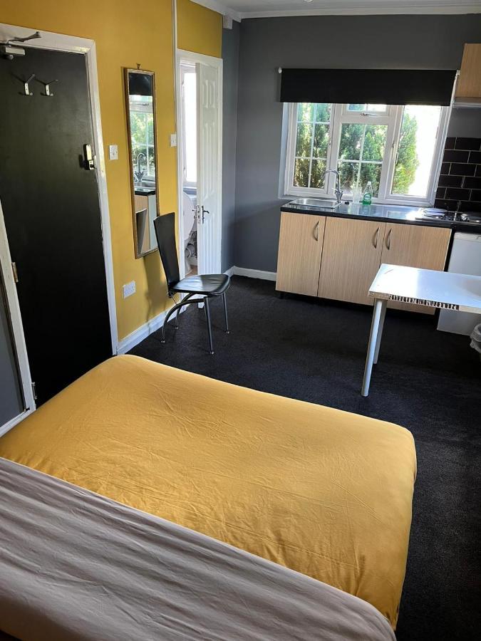 Hatfield Save-Money Rooms - 10Over10 For Price! Exterior foto