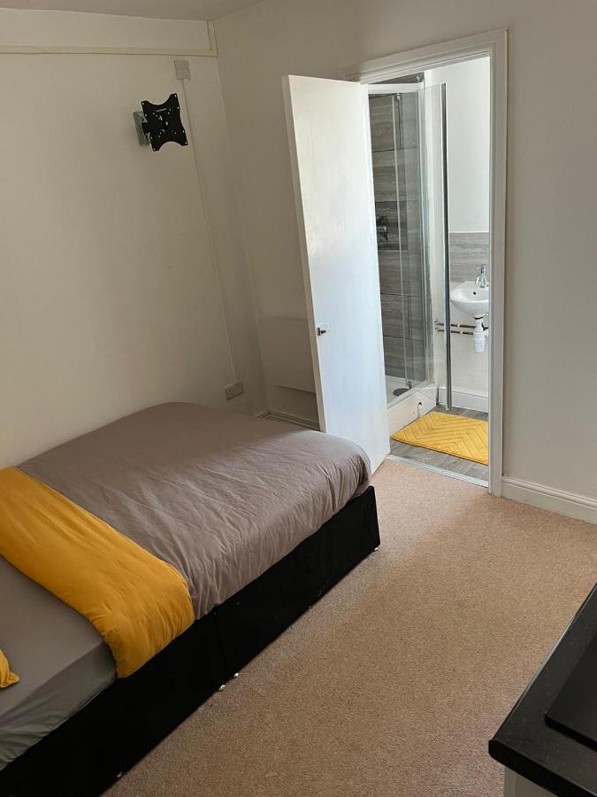 Hatfield Save-Money Rooms - 10Over10 For Price! Exterior foto