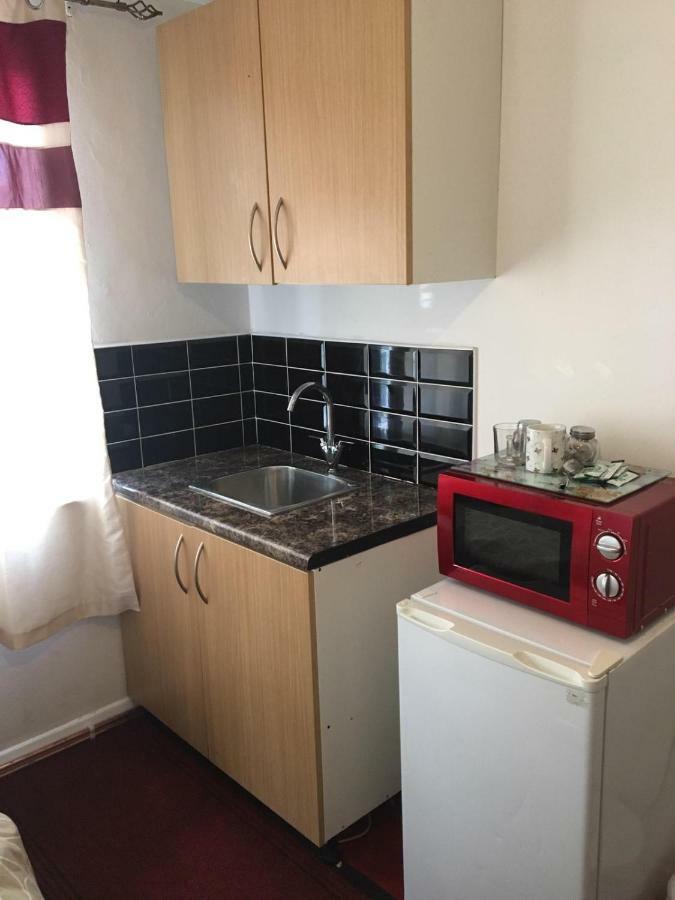 Hatfield Save-Money Rooms - 10Over10 For Price! Exterior foto